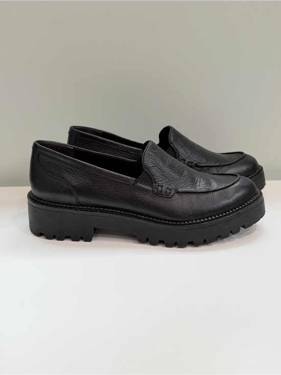 Caslon Shoes - Caslon Black Leather Loafers Womens 8 Chunky Lug Sole Platform Water Resistant